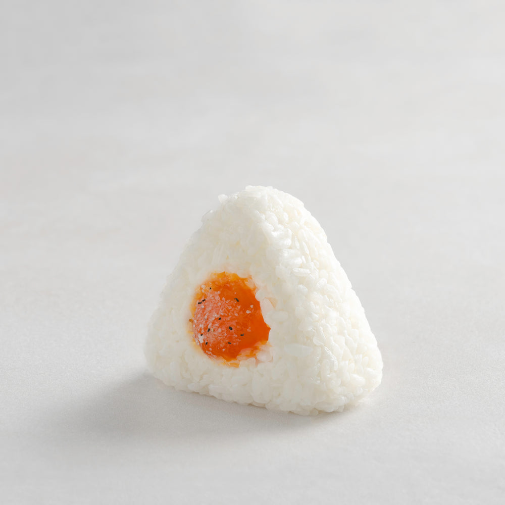黄金の醤油漬けトリュフ風味むすび